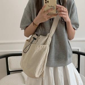 Bolso grande informal para mujer, bolso de hombro de nailon blanco, con hebilla magnética, bandolera suave de Color sólido, verano 2024 - Product Image 3