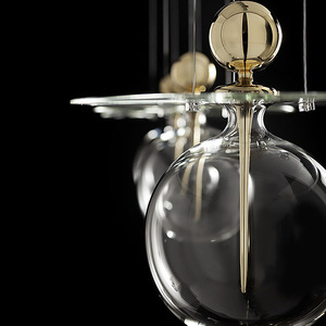 โคมไฟระย้าแก้วดีไซน์นอร์ดิกสำหรับร้านอาหาร โคมไฟข้างเตียงสไตล์โพสต์โมเดิร์น เหมาะสำหรับบาร์ โชว์รูม เคาน์เตอร์ และโต๊ะกลาง - Product Image 4