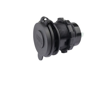 Chargeur de voiture double USB Weichuang 12-24V QC3.0 à charge rapide avec cache anti-poussière pour voiture et moto - Product Image 3