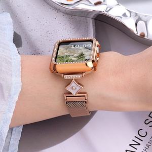 Bracelet en maille milanaise métallique de luxe pour Apple Watch Series 11 10 9 8 SE et bracelet de remplacement magnétique pour montre de 14 mm - Product Image 4