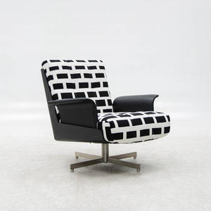 เก้าอี้พักผ่อนสไตล์มิดเซ็นจูรี่โมเดิร์น  แบบมินิมอล  หุ้มผ้าสีเขียวอมฟ้า  ตกแต่งด้วยการเย็บกระดุม  โครงไม้ ขาโลหะ เหมาะสำหรับโรงแรมและวิลล่า - Product Image 3