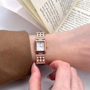 Reloj de Cuarzo para Mujer con Perlas de Lujo Ligero, Especial de Navidad, Diseño de Nicho de Alta Estética - Product Image 6