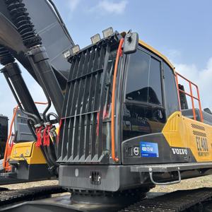 Excavadora de Construcción Grande Volvo EC480, Alta Eficiencia, Bajo Consumo de Combustible - Product Image 1
