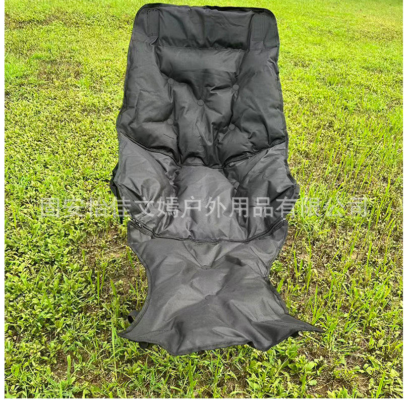 เก้าอี้ปรับเอนสีดำพร้อมที่วางขาทำจากผ้าฝ้าย ตัดเย็บเป็นชิ้นเดียว