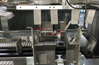 Système d'emballage automatique en carton enveloppant le scelleur de carton monteur de carton caser pour ligne d'embouteillage d'eau