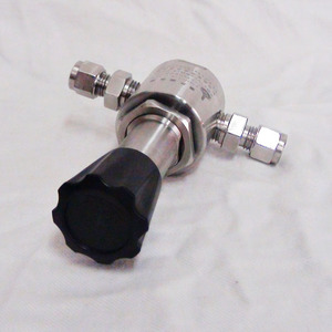 Vanne de réduction de pression de gaz modèle HI-TEK HK en acier inoxydable 1/4 pouce à diaphragme pour propane/azote/oxygène - Product Image 3