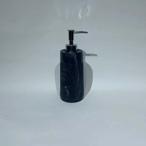 Juego completo <span class=keywords><strong>de</strong></span> baño con efecto <span class=keywords><strong>de</strong></span> mármol <span class=keywords><strong>de</strong></span> Color negro mate <span class=keywords><strong>de</strong></span> resina <span class=keywords><strong>de</strong></span> lujo, diseño <span class=keywords><strong>de</strong></span> <span class=keywords><strong>accesorios</strong></span> <span class=keywords><strong>de</strong></span> baño <span class=keywords><strong>para</strong></span> decoración <span class=keywords><strong>de</strong></span> Hotel y hogar - Product Image 2