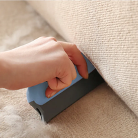 Éliminateur de poils d'animaux 2-en-1 : Rouleau anti-peluches pour vêtements et grattoir pour tissus, meubles/tapis, réutilisable