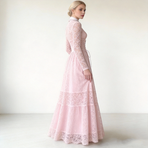 Robes en dentelle rose poudré à col montant et manches longues, corset à lacets, volants superposés, maxi, élégantes, style victorien - Product Image 2