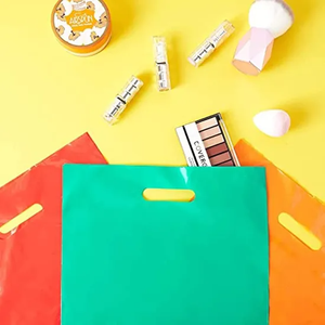 Emballage de boutique personnalisé Sac de transport réutilisable Sacs à provisions en plastique à poignée découpée avec logos - Product Image 5