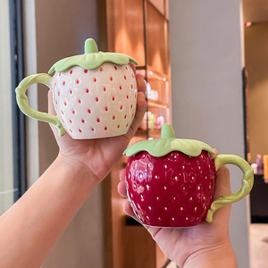 Caneca de Cerâmica Criativa Moderna em Forma de Morango 3D com Tampa |   Caneca de Café com Design de Frutas Fofas para Casa e Presentes para Meninas - Product Image 4