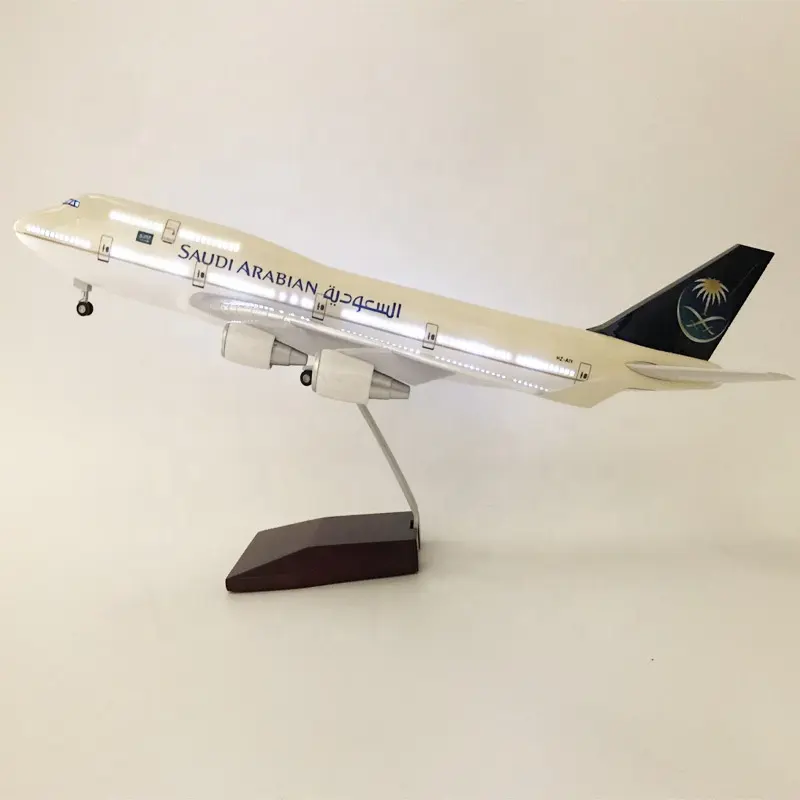 Accepteer Oem 47Cm Saudi-Arabië B747-400 Hars Ambachtelijke Model Met Led Licht Desktop En Huisdecoratie Vliegtuigmodel