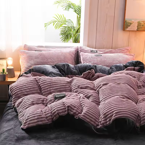 Parure de lit 3 pièces en flanelle corail américaine pour l'hiver, motif Noël, disponible en tailles King et Twin, en polyester tissé, pour la maison et l'hôtel - Product Image 3