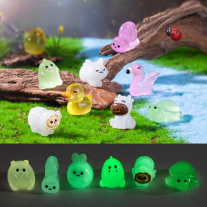 Großhandel Neue Leuchtende Niedliche Kleine Tierfiguren, Süße Schmuck-Accessoires, Mikro-Landschafts-Dekorationen - Product Image 5