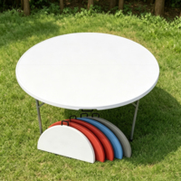 Table pliante ronde moderne et élégante pour les réunions de famille en plein air Matière plastique HDPE durable pour hôtels et parcs