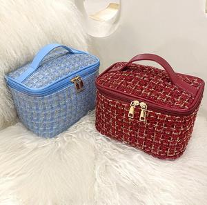 Tweed Style <b>Large</b> Capacity Cosmetic <b>Bag</b>, Portable Travel <b>Makeup</b> Organizer, Fashion Tweed Toiletry <b>Bag</b> with Handle for Women - Product Image 3