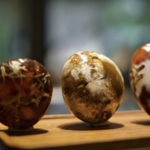 Bán Buôn Đánh Bóng Thạch Anh Tự Nhiên Nâu Sardonyx Mã Não Xu Hướng Thời Trang Linh Vật DIY Trần Đá Trang Trí Nội Thất Lời Chúc Tốt - Product Image 3