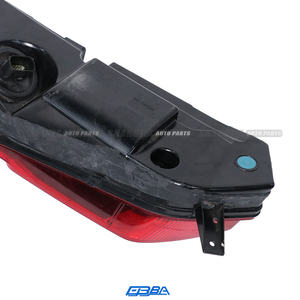 Conjunto de Luces Traseras Izquierda y Derecha con Lente Roja Ahumada OE 23170469 23170470 para Corvette C7 2013-2019 - Product Image 4