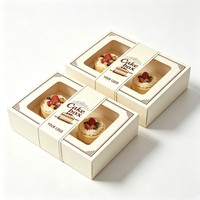 Boîte cadeau de pâtisseries orientales de luxe, assortiment de desserts arabes avec pistaches et noix, emballage alimentaire avec fenêtre transparente