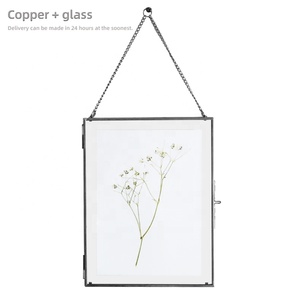 Khung Ảnh Treo Bằng Kim Loại Và Kính Màu Vàng 6X8 Khung Ảnh Treo Tường Khung Ảnh Treo Bằng Vàng, Album Ảnh & Phụ Kiện - Product Image 3