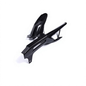 Garde-boue arrière en fibre de carbone sèche 3K, léger, haute résistance, ajustement direct, brillant/mat, trous de fixation pré-percés pour F900R - Product Image 1