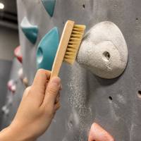 Brosse à craie d'escalade industrielle DIY OEM avec manche en bois de hêtre pour le bouldering, la gym, les murs intérieurs et extérieurs, accessoire d'équipement