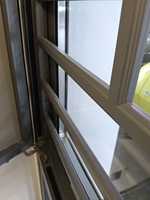 Fenêtre en verre fixe de qualité supérieure, garde-corps avec fenêtre à battant ventilée pour balcon en hauteur