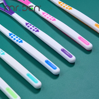 Nettoyeur de langue dentaire, grattoir, brosse de nettoyage du revêtement, grattoir en silicone et plastique, grattoir de langue en plastique