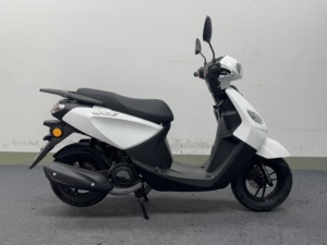 Valioso Scooter de Gasolina <span class=keywords><strong>JOG</strong></span> de <span class=keywords><strong>49cc</strong></span>/50cc con EEC/COC para Venta al por Mayor, Motocicleta de Gasolina de 25km/h, Ciclomotor Duradero con MOQ Bajo - Product Image 3