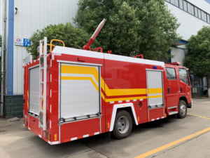 Camion de pompiers fiable de 5 tonnes avec réservoir d'eau, pompe et lance réglable pour la protection incendie des communautés urbaines - Product Image 2