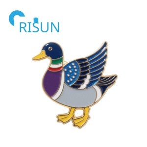 Usine en gros métal émail eau fétide épinglette étang <span class=keywords><strong>oiseaux</strong></span> canard oie broches broches personnalisé <span class=keywords><strong>Mandarin</strong></span> canard broche Badge - Product Image 4