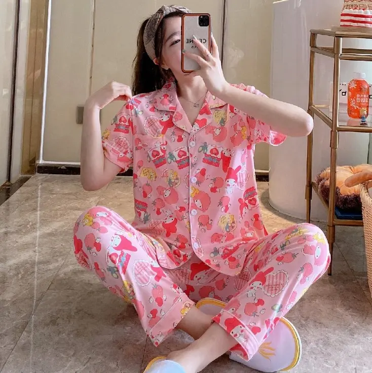 2021 Popular Big Flower Comfortable Polyester Short Sleeve Trousers Cartoon Pajamas Women's Suit