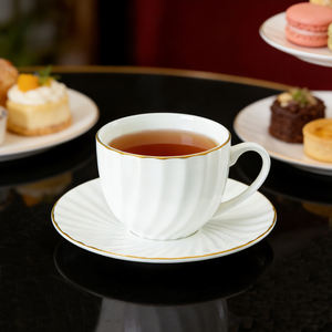 Ensemble tasse et soucoupe à thé de luxe de style royal britannique, tasse à thé en porcelaine anglaise à surface cannelée - Product Image 1