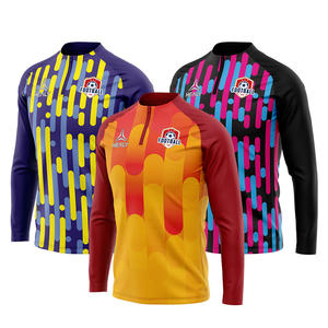 Chaqueta de fútbol ajustada con cremallera y logotipo bordado - Product Image 1