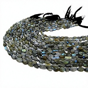 Perles ovales facettées en labradorite bleue naturelle, 6x8mm à 7x10mm, perles authentiques en forme de Mani arc-en-ciel noir, brin de 13 pouces de long - Product Image 1