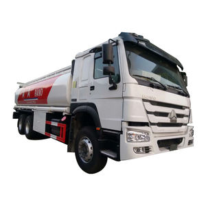 Camion-citerne Sinotruk Howo 6X4 neuf, capacité 20000L, 3 compartiments, moteur diesel spécial, état d'occasion, pour le stockage d'huile et de GPL - Product Image 1