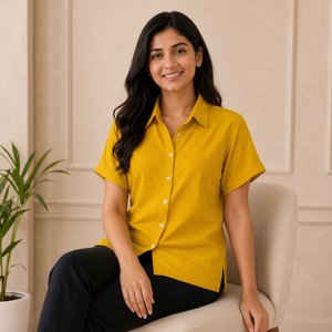 Camisa de Mujer Premium Personalizada, Color Amarillo Sólido, Cuello Camisero, Manga Corta, Cómoda, con Botones, para Oficina o Uso Casual - Product Image 1