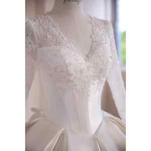 Vestido de Novia de Gala con Cuello en V, Mangas de Encaje Ilusión, Corsé con Cuentas, Cintura Estilo Basque, Satén, Tallas Grandes, Estilo Princesa, Fabricación Personalizada - Product Image 5