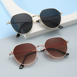 Lunettes de soleil à monture métallique, protection UV400, lunettes de soleil tendance pour femmes, sports de plein air, conduite, cyclisme - Product Image 1