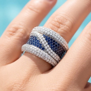 Anello da Uomo Trendy con Micro Pavé <span class=keywords><strong>di</strong></span> Zirconi Cubici, Anello Impilabile da Donna a Forma <span class=keywords><strong>di</strong></span> Fiore per <span class=keywords><strong>Matrimonio</strong></span>, Fidanzamento, Set <span class=keywords><strong>di</strong></span> Gioielli per Coppie - Product Image 2