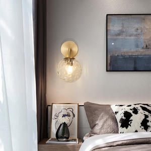 Applique murale de style nordique minimaliste de luxe tout en cuivre, lampe de chevet simple et moderne pour chambre à coucher, salon, couloir, entrée - Product Image 1