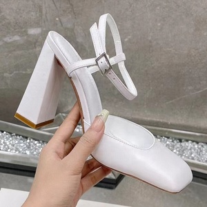 Sandalias Mary Jane de punta cuadrada con diamantes de imitación para mujer, zapatos de satén de ajuste <span class=keywords><strong>ancho</strong></span> para fiesta de banquete, colores caramelo, 45 - Product Image 6