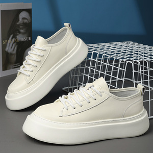 Zapatillas de cuero blanco con cordones, detalle de franja lateral negra en contraste, parte superior de grano suave, zapatillas bajas para correr, suela plana ligera y delgada - Product Image 2