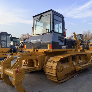 Bulldozer Usado Shantui SD13, Modelo 2022, Capacidad de Topografía de 3.7m, Motor Chino, Equipo de Construcción de Tamaño Mediano - Product Image 1