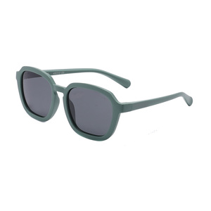 <span class=keywords><strong>Gafas</strong></span> de Sol Polarizadas con Marco de TPE Suave para Bebés y Niños Pequeños de <span class=keywords><strong>6</strong></span> <span class=keywords><strong>Meses</strong></span> a 3 Años, Protección UV400 y Lentes Resistentes a Impactos - Product Image 3