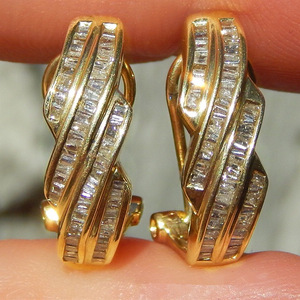 E4252 Gold <b>Hoop</b> <b>Earrings</b> With Baguette Cut Diamond Channel Setting Geometric Design Women's Luxury <b>Fine</b> Jewelry - Product Image 3