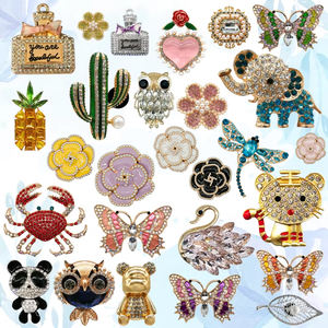 Abalorio de Metal acrílico de lujo personalizado para zapatos, venta al por mayor, abalorio para zapatos con lazo de perlas, accesorios de joyería, zuecos DIY, amuleto para zapatos de Cenicienta a granel - Product Image 1