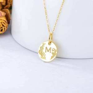 Joyería Fina de Alta Calidad, Collar con Colgante de Moneda de la Suerte con Letra M en Oro Sólido de 9K - Product Image 5
