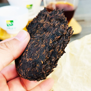 Fournisseur Direct d'Usine : Thé Shu Puer <span class=keywords><strong>Cha</strong></span> <span class=keywords><strong>Bing</strong></span> Gongting Golden Buds 100 Grammes, Pu Er Fermenté Petit Format <span class=keywords><strong>Qi</strong></span> <span class=keywords><strong>Zi</strong></span> <span class=keywords><strong>Bing</strong></span>, Matière Première Année 2009 - Product Image 3