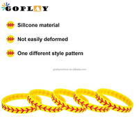 Publicité de stock Cadeaux promotionnels Produits en caoutchouc Football Bracelet en silicone Bracelet personnalisé